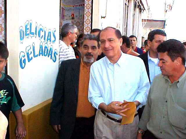 Deputado Pedro tobias e governador Geraldo Alckmin na inaugurao da duplicao de 19 quilmetros da rodovia SP-294<a style='float:right;color:#ccc' href='https://www3.al.sp.gov.br/repositorio/noticia/hist/Tobias alck.jpg' target=_blank><i class='bi bi-zoom-in'></i> Clique para ver a imagem </a>